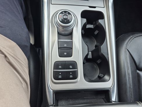 Used 2020 Ford Explorer XLT w/ Equipment Group 202A image 30