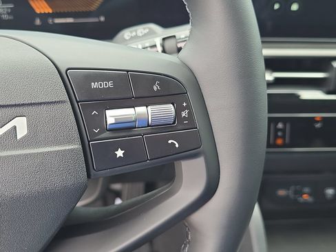 New 2026 Kia Sportage LX FWD image 30