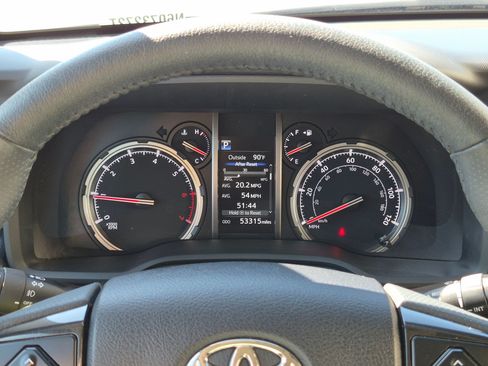 Used 2022 Toyota 4Runner TRD Off-Road Premium AWD/4WD image 23
