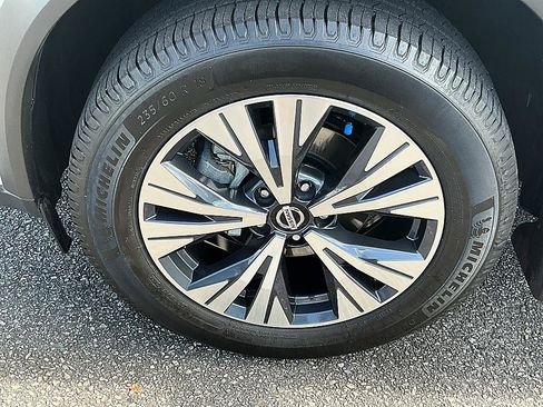 Used 2021 Nissan Rogue SV FWD image 8