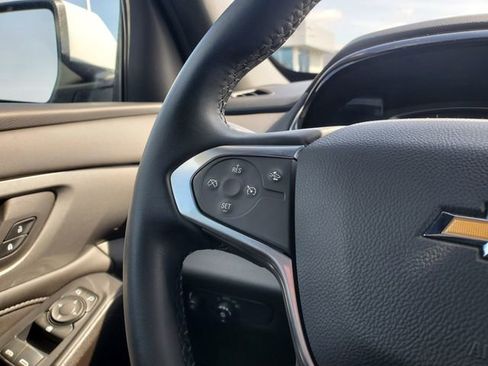 Used 2023 Chevrolet Traverse LT image 13
