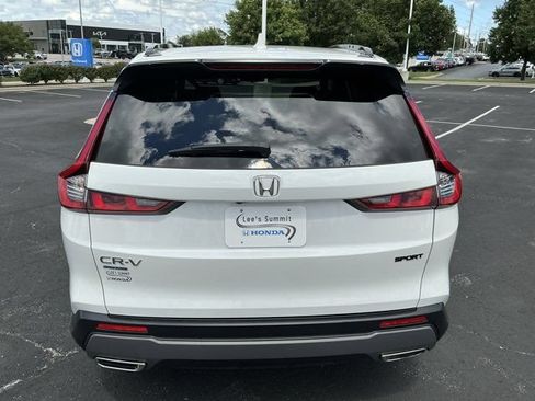Used 2025 Honda CR-V Sport image 4