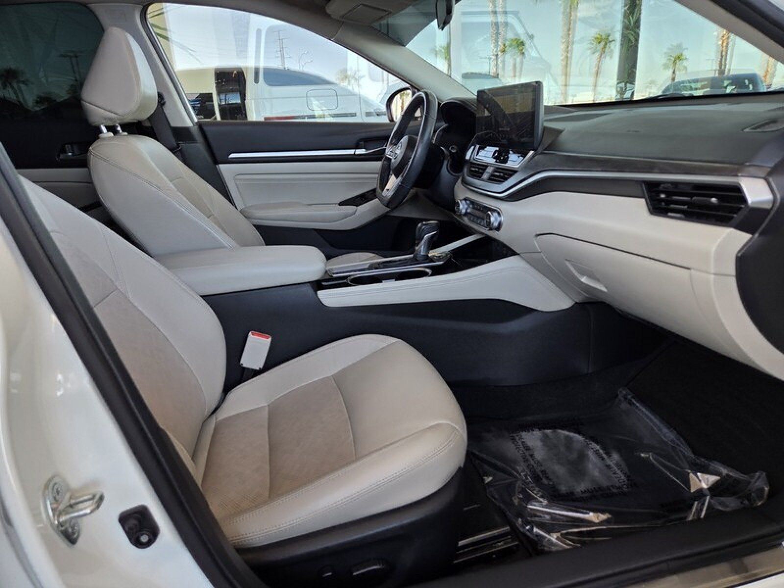Used 2023 Nissan Altima 2.5 SL FWD image 19