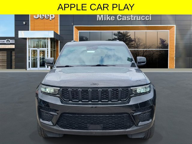 Certified 2024 Jeep Grand Cherokee Altitude AWD/4WD image 2
