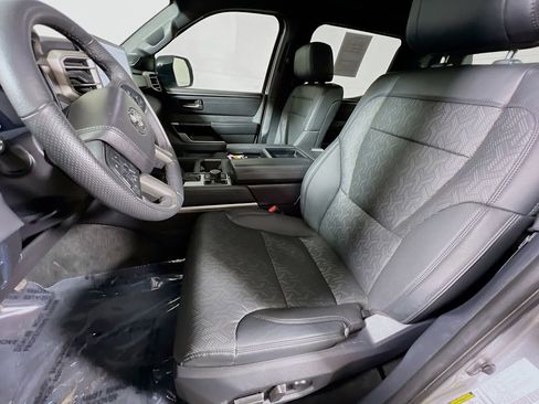 Certified 2025 Toyota Tundra Limited AWD/4WD image 19