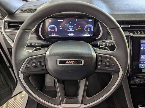 Certified 2023 Jeep Grand Cherokee Altitude image 21