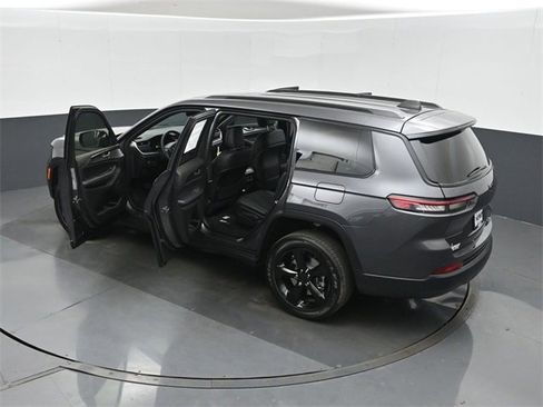 New 2025 Jeep Grand Cherokee L Altitude image 55