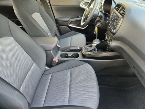 Certified 2025 Kia Soul S image 13