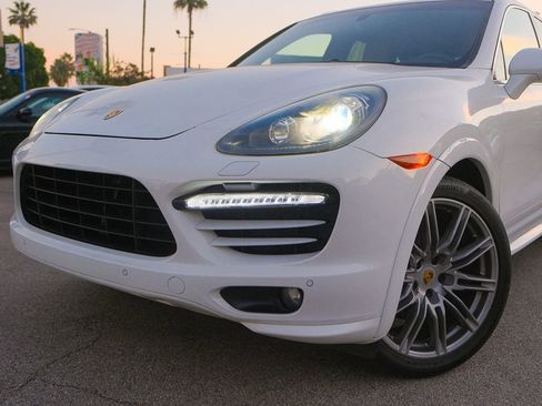 Used 2014 Porsche Cayenne GTS image 8