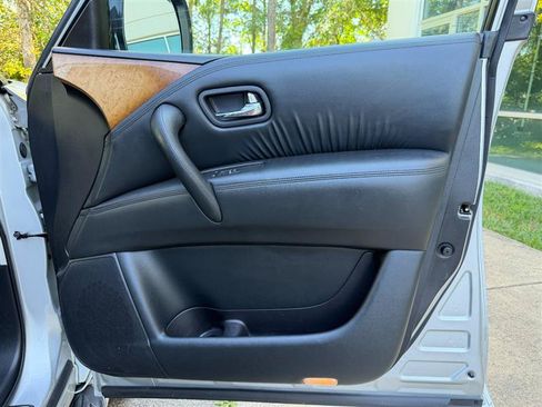 Used 2014 INFINITI QX80 4WD w/ Theater Package image 55