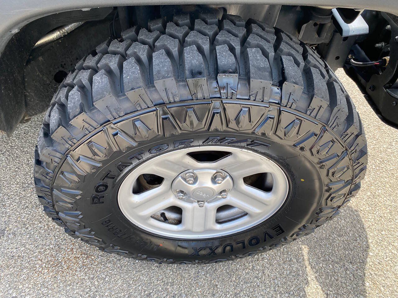 Used 2018 Jeep Wrangler Unlimited Sport AWD/4WD image 12