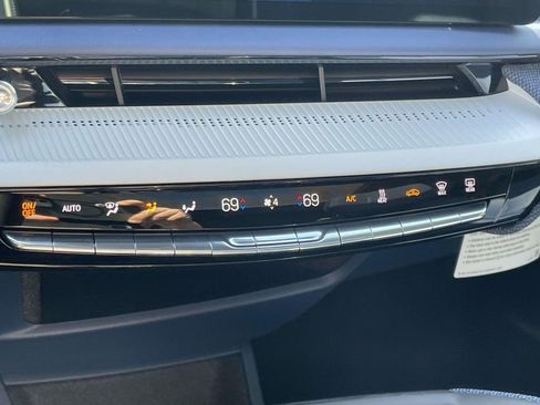 New 2026 Cadillac Optiq Sport 2 image 27