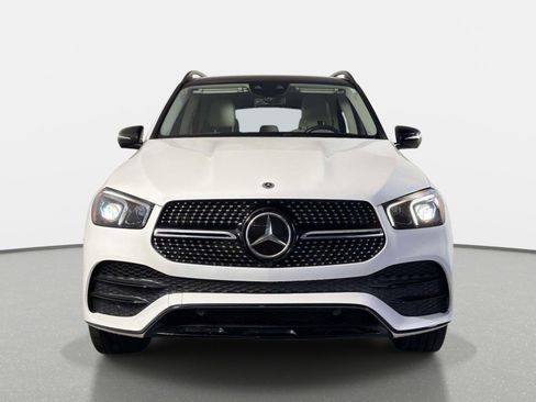 Used 2025 Mercedes-Benz GLC 350e 4MATIC image 8