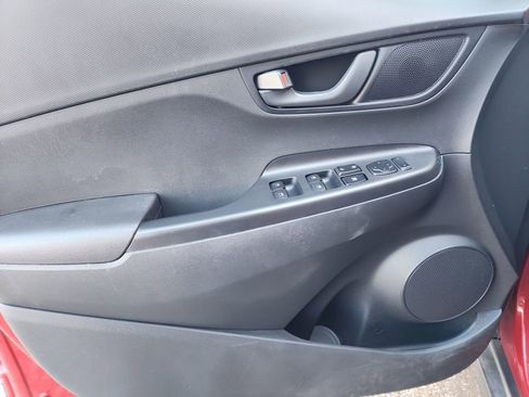 Used 2020 Hyundai Kona SEL w/ Cargo Package image 12