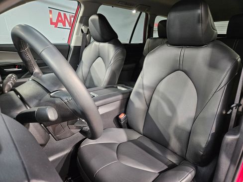 Certified 2024 Toyota Grand Highlander FWD image 24
