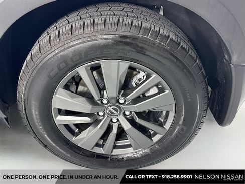 Used 2022 Nissan Pathfinder SV FWD image 30