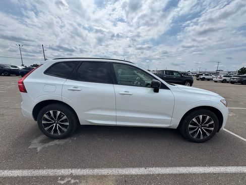Used 2024 Volvo XC60 B5 Plus AWD/4WD image 6