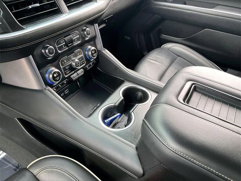 Used 2024 GMC Yukon XL SLT image 20