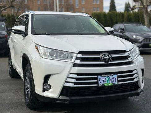 Used 2018 Toyota Highlander XLE image 7