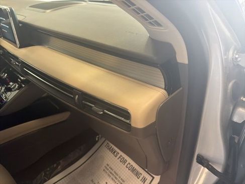 Used 2020 Lincoln Corsair AWD w/ Premium Package image 36