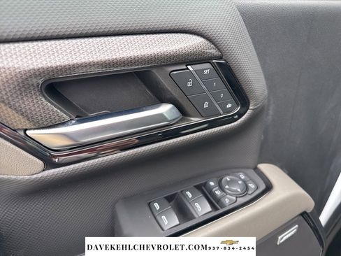 Used 2024 Chevrolet Silverado 2500 ZR2 w/ Technology Package image 9