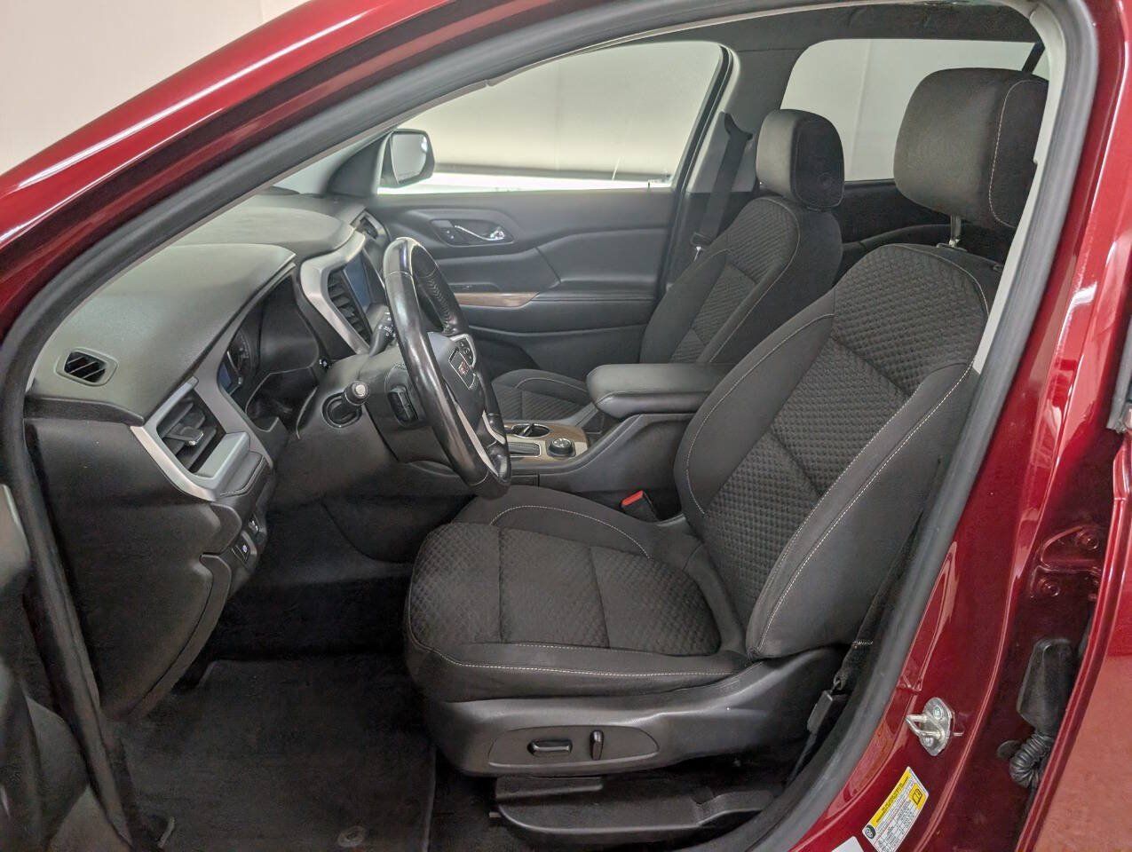 Used 2017 GMC Acadia SLE AWD/4WD image 7
