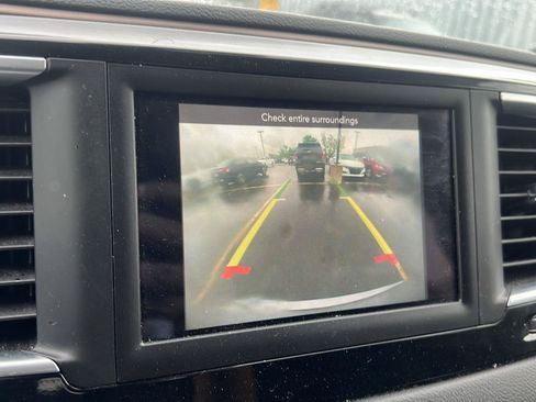 Used 2021 Chrysler Voyager LX FWD image 7