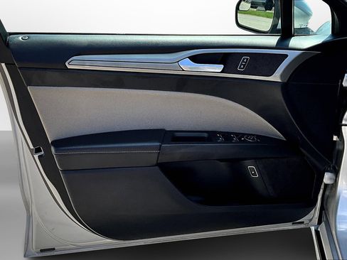 Used 2017 Ford Fusion S image 25