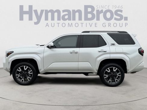 Used 2025 Toyota 4Runner TRD Sport AWD/4WD image 6