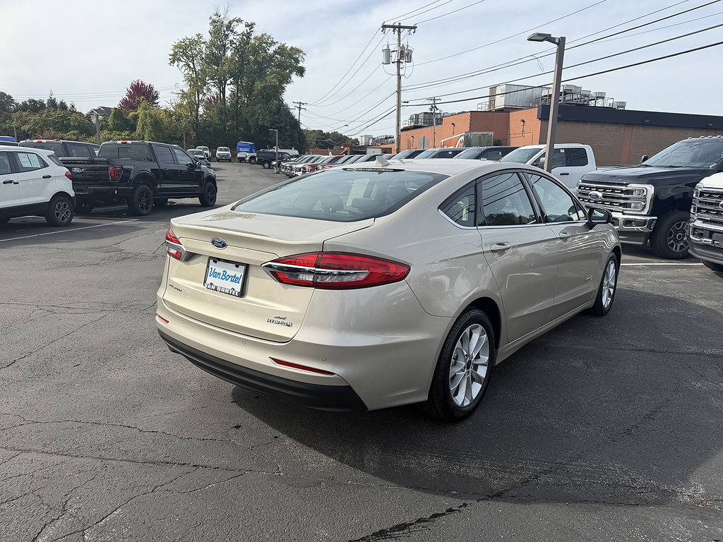 Used 2019 Ford Fusion SE FWD image 8