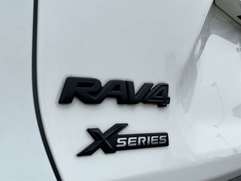 Used 2022 Toyota RAV4 LE image 13