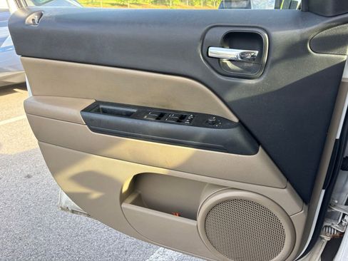 Used 2013 Jeep Patriot Latitude FWD image 6