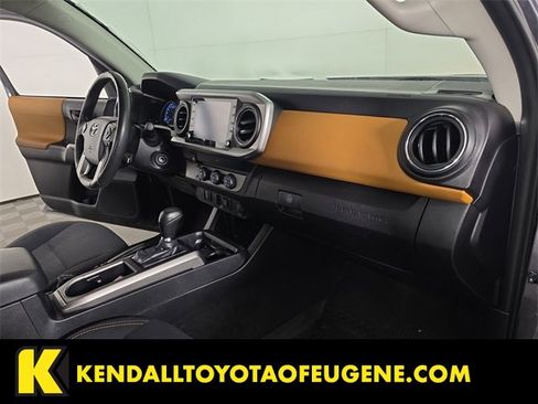Used 2020 Toyota Tacoma SR5 image 19