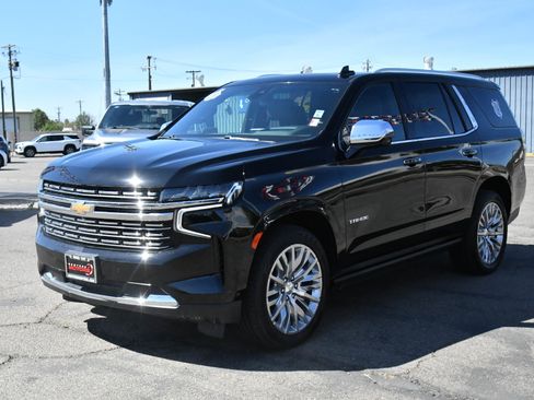Used 2023 Chevrolet Tahoe Premier w/ Advanced Technology Package RWD image 3