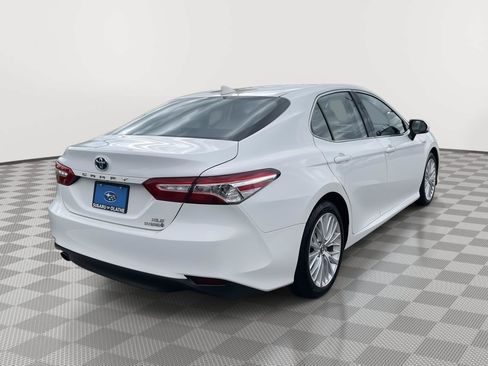 Used 2019 Toyota Camry XLE FWD image 13