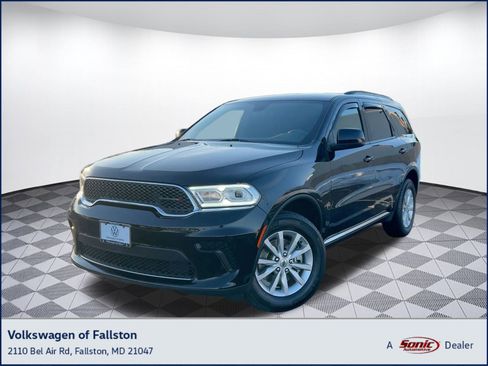 Used 2023 Dodge Durango SXT image 1