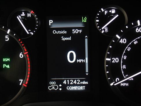 Used 2023 Lexus GX 460 Luxury w/ Accessory Package image 15