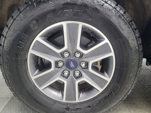 Used 2017 Ford F150 XLT w/ Equipment Group 302A Luxury AWD/4WD image 31