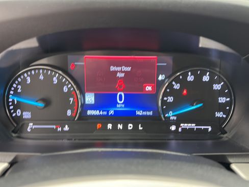 Used 2021 Ford Explorer XLT w/ Equipment Group 202A AWD/4WD image 14