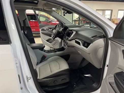Certified 2022 GMC Terrain SLT w/ Infotainment Package II AWD/4WD image 11