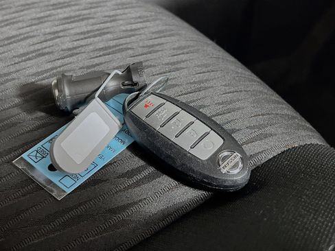 Used 2019 Nissan Rogue SV image 35