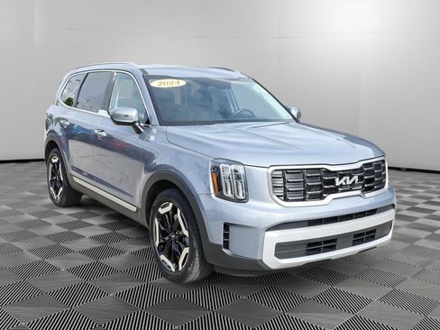 Used 2024 Kia Telluride S w/ S Sunroof Package FWD image 9