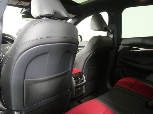 Used 2025 INFINITI QX50 Sport image 19