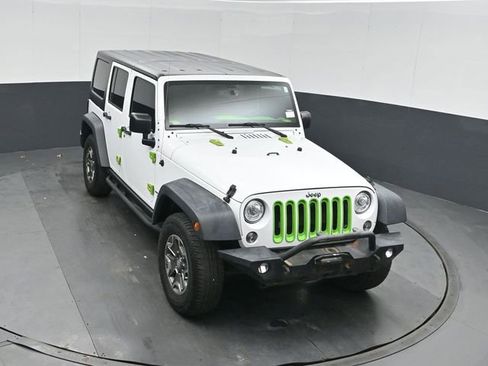 Used 2017 Jeep Wrangler Unlimited Rubicon image 37