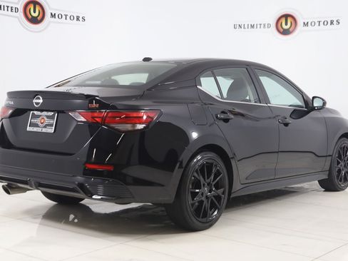 Used 2025 Nissan Sentra SR FWD image 3