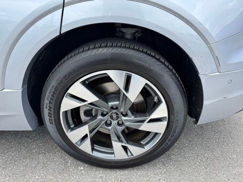 Used 2022 Audi e-tron Premium w/ Convenience Plus Package image 16