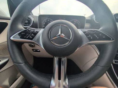 Used 2025 Mercedes-Benz GLC 350e 4MATIC image 21