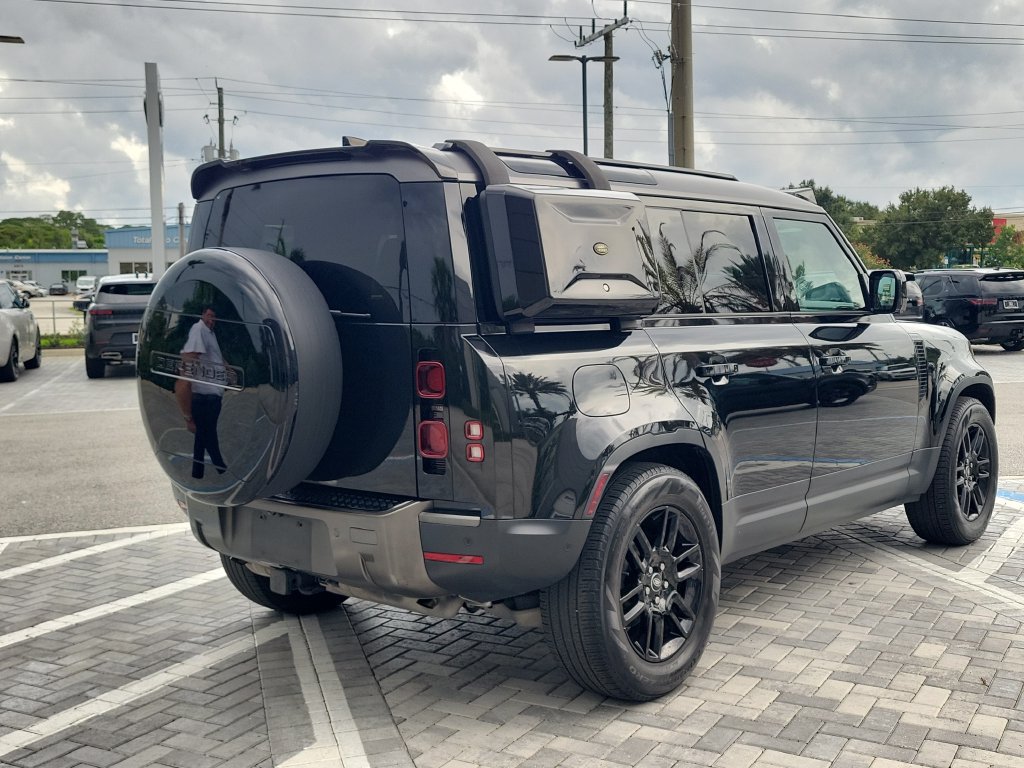 Certified 2024 Land Rover Defender 110 S AWD/4WD image 5