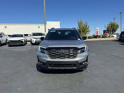 Certified 2022 Honda Passport TrailSport image 2