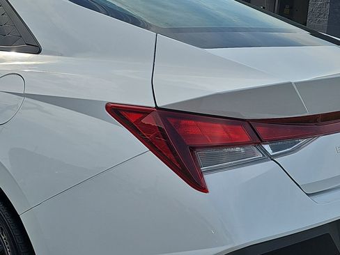 Used 2024 Hyundai Elantra SEL FWD image 38